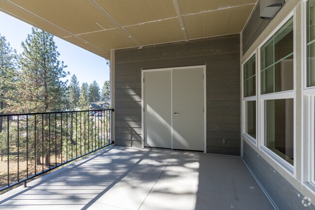 1BR, 1BA - 868SF