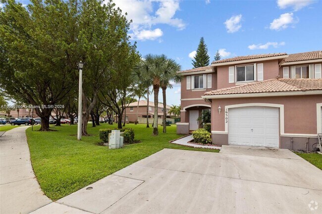 Building Photo - 16502 SW 68th Terrace Rental