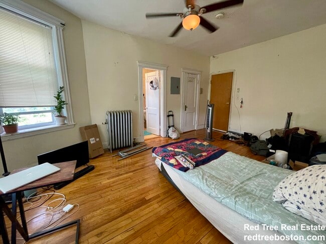 Photo - 1301 Commonwealth Ave