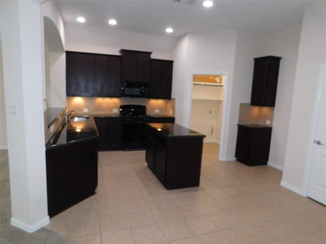 Photo - 217 Harbor Bend Ln