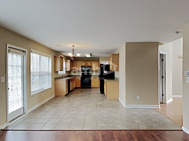 Photo - 954 Laurel Green Ln NE