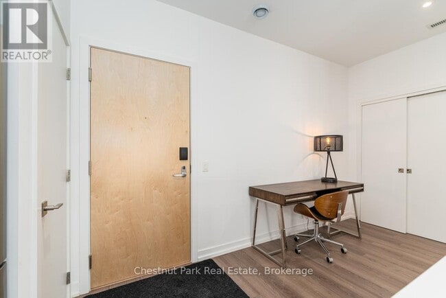 Photo - 120 Carrick Trail Unité 113