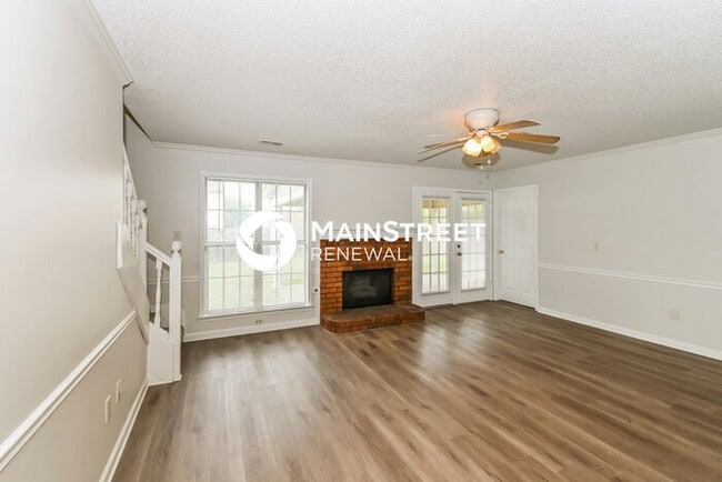 Photo - 4 Bedroom Pet-Friendly Home in Memphis, TN with Main Street Renewal