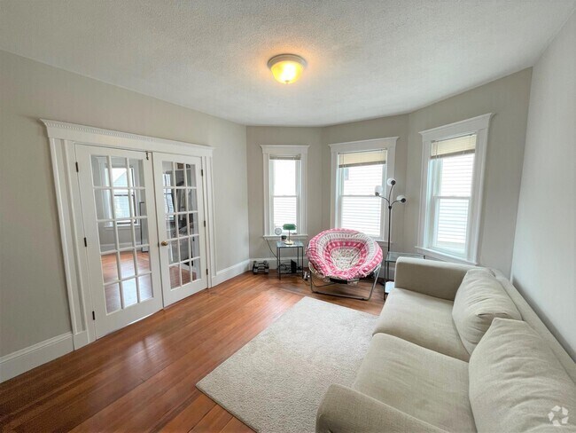 Building Photo - 32 Pearson Rd Unit 2 Rental