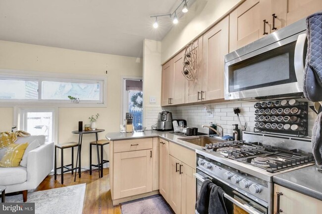 Photo - 1909 Rodman St Townhome
