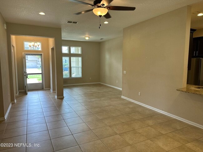 4135 Halifax Ln