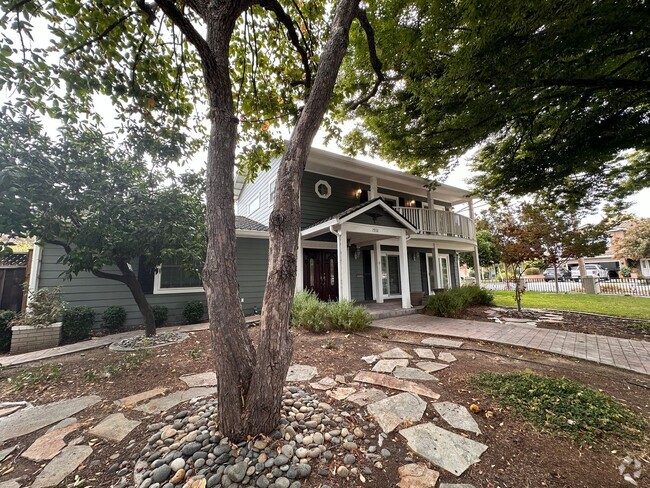 Building Photo - Elevated Willow Glen Living 5bd / 4 ba Rental