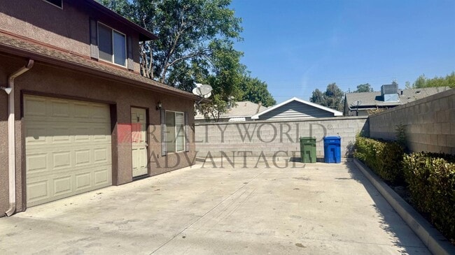 Photo - 54 E D St