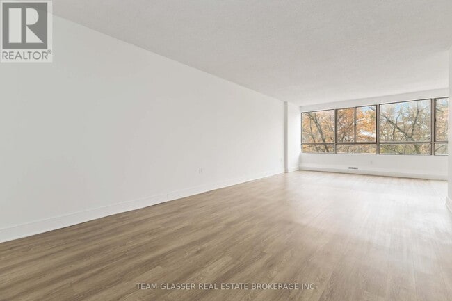 Photo - 560 Proudfoot Ln Unité 106