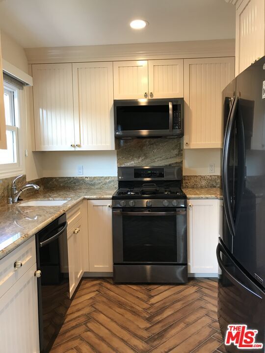 Photo - 6621 Nagle Ave