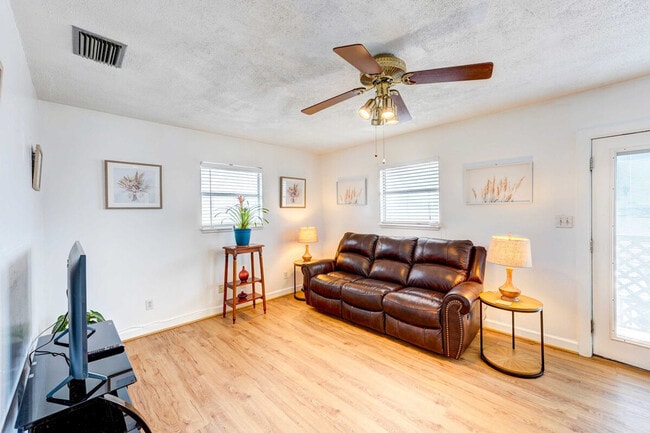 Photo - 3602 Waterloo Dr Unit SI ID1386178P