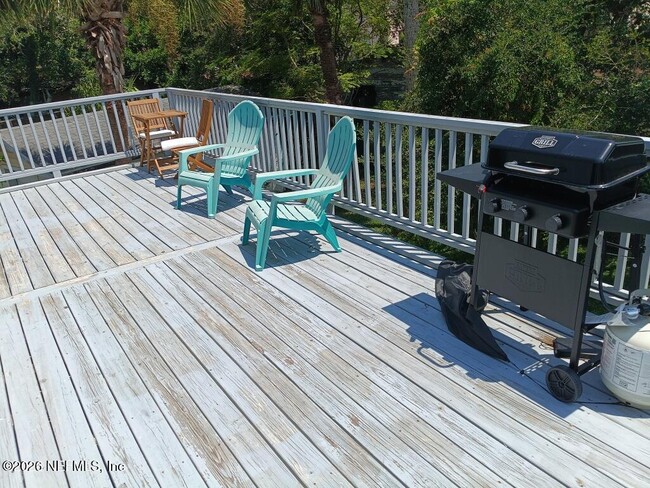 Photo - 215 Oleander St
