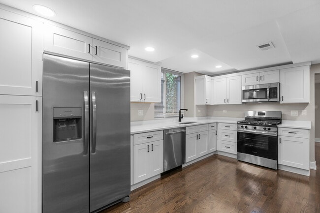 Building Photo - 2618 N Mozart-GDN Unit GDN Rental