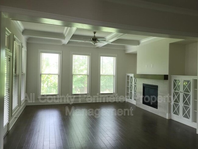 Photo - 819 Olmsted Ln