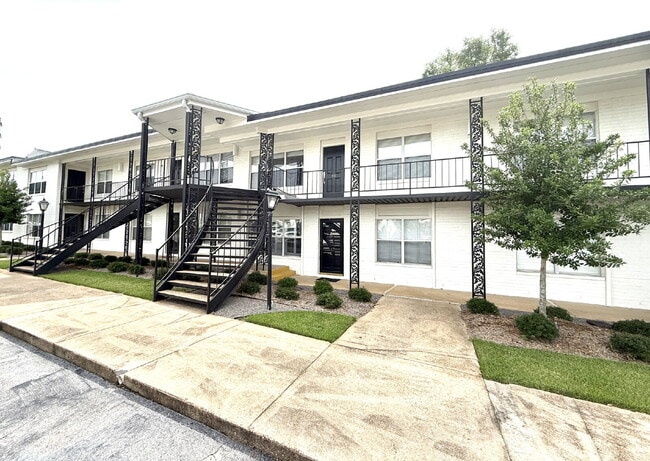 Building Photo - Spanish Villa Condo Unit C17
