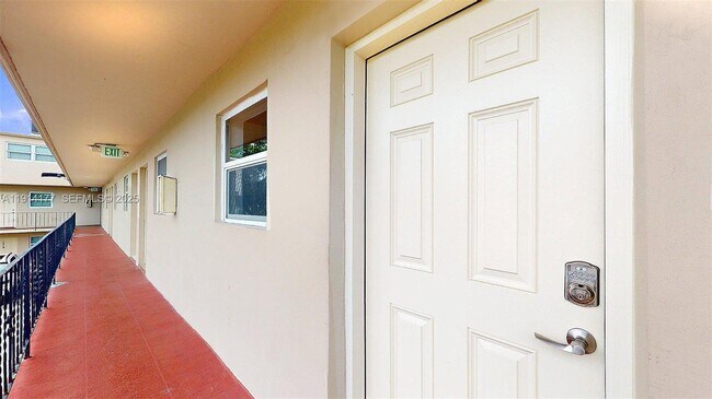 Photo - 1201 SW 42nd Ave Unit 211