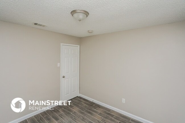 Photo - 10405 Kinslow Dr