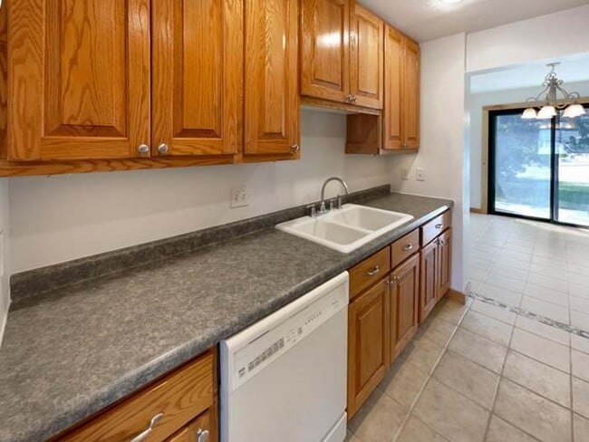 Photo - 4326 Chatsworth St N