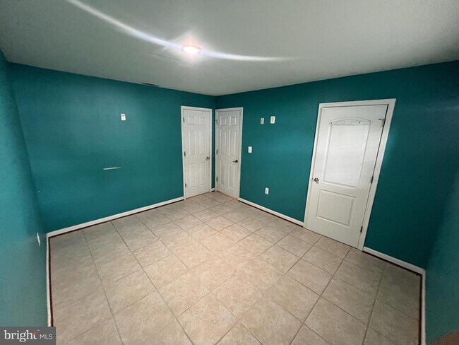 Photo - 8871 Dunstable Loop