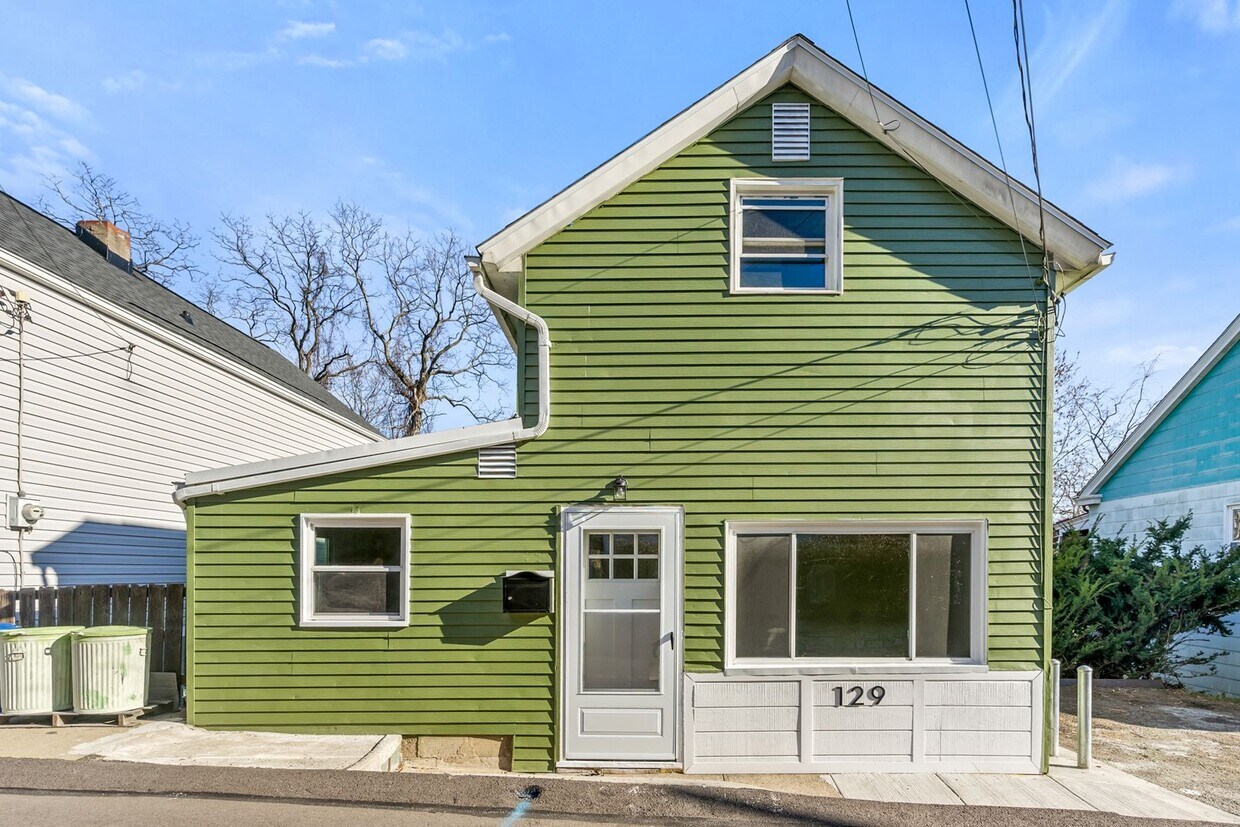 Newly Remodeled 2 Bedroom, 1 Bathroom in A... - Newly Remodeled 2 Bedroom, 1 Bathroom in A...