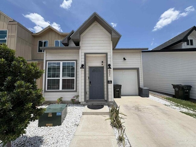 Building Photo - 10 Cassandra St