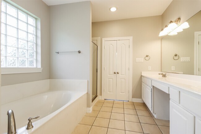 Photo - 13605 Falcon Ct