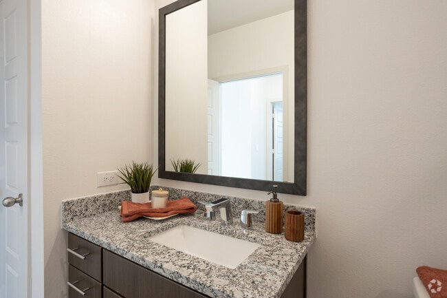 2BR, 2BA - 1104SF