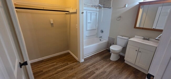 Building Photo - 9841 W Smith St Unit #5 9841