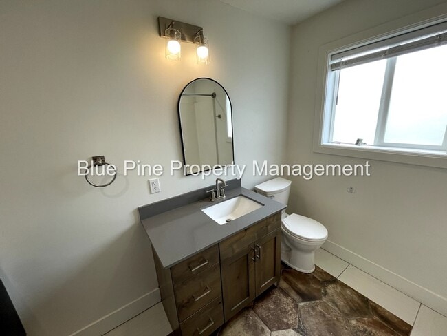 Photo - 1565 1/2 South Higbee Avenue