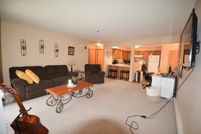 Photo - Beautiful 1 Bedroom in Fantastic NE Rochester Location!