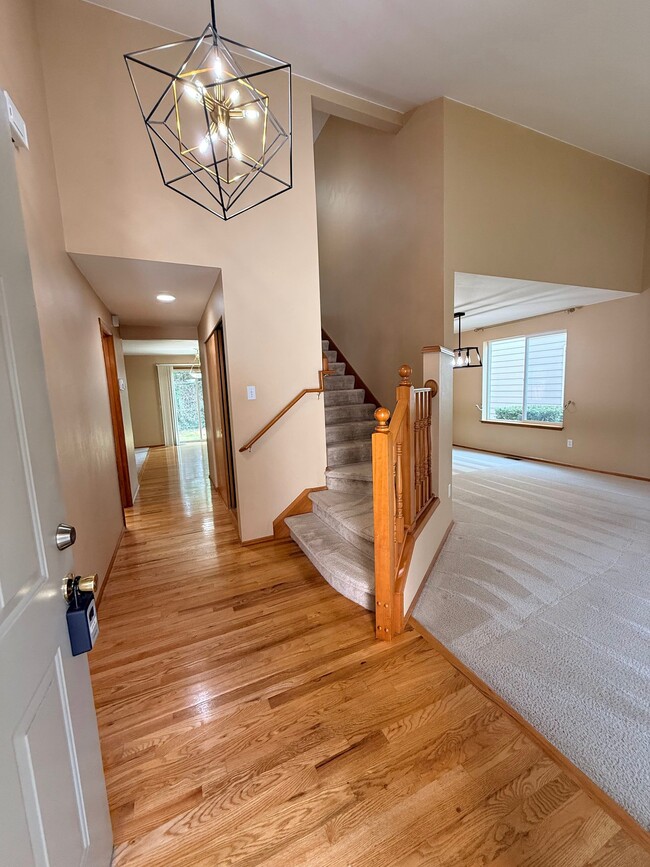 1042 Duvall Place Northeast
