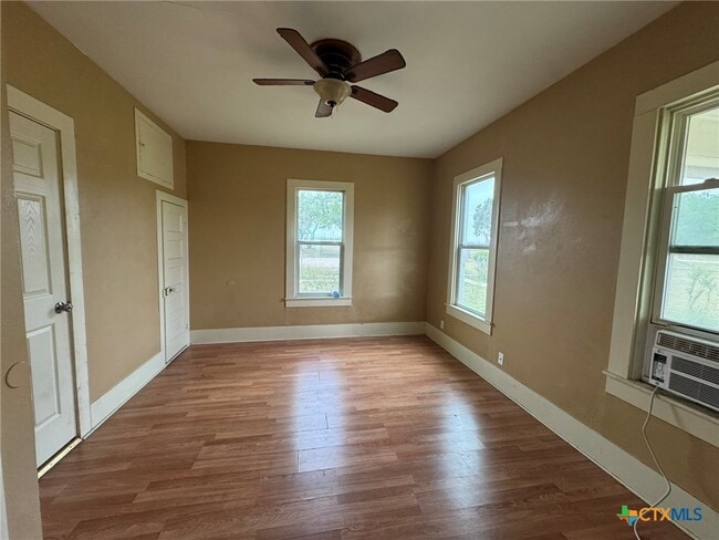 Photo - 1451 Old Seguin Luling Rd