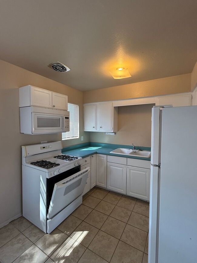 1315 Desert Eve Dr