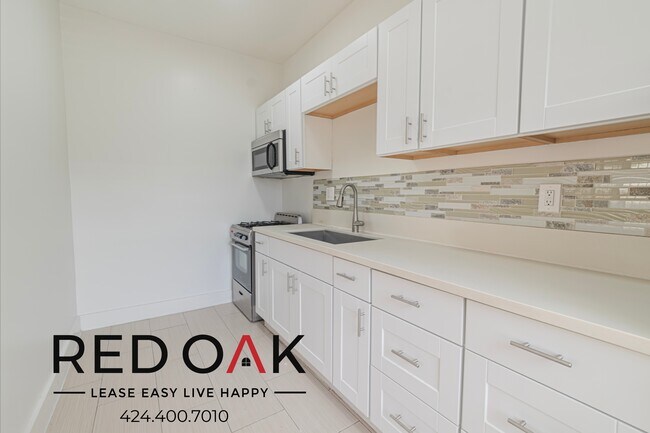 Photo - 2933 W 8th St Unit 304