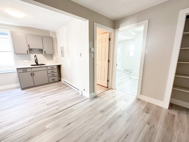 Photo - 140 Adelaide St Unité 2