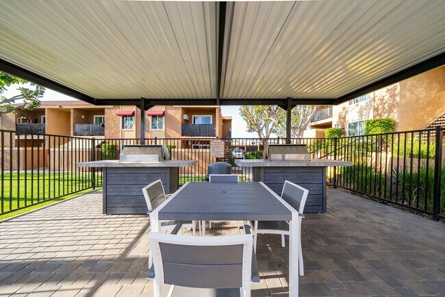Photo - 1440 Oak Dr