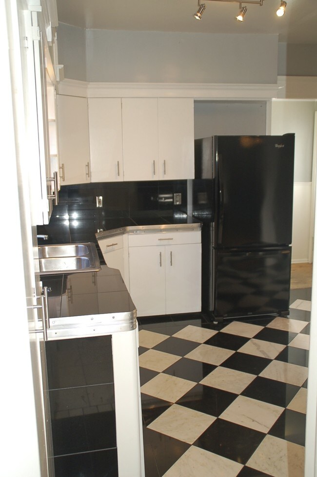 Photo - 2301 Pierce St NE Unidad 1