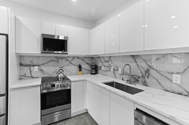 Photo - 935 S Howard Ave