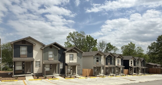 Newly Constructed 2/2 Townhouse in Batesvi... - Newly Constructed 2/2 Townhouse in Batesvi... Unit 4