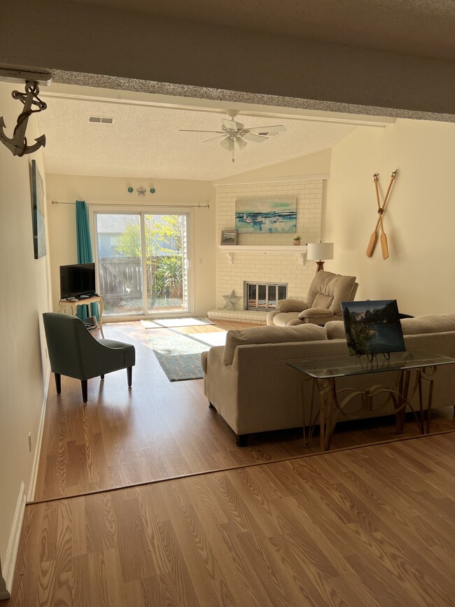 Building Photo - 3870 Priest Lake Dr Unit 3870 Priest Lake Drive