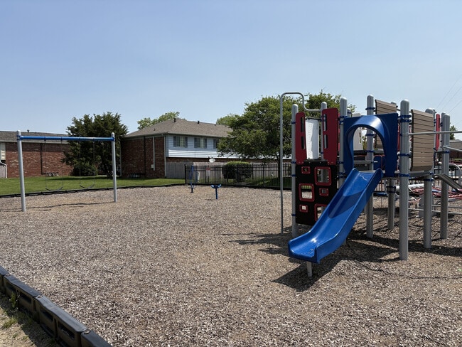 Photo - Braeburn Village