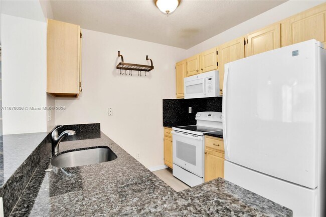 Photo - 2665 SW 37th Ave Unit 512