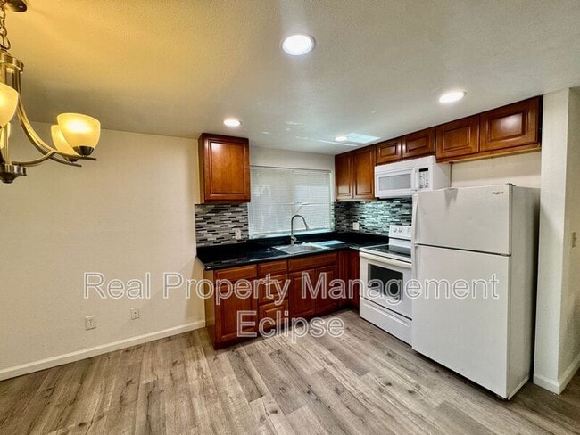 Building Photo - 1701 Sturgus Ave S Unit 1
