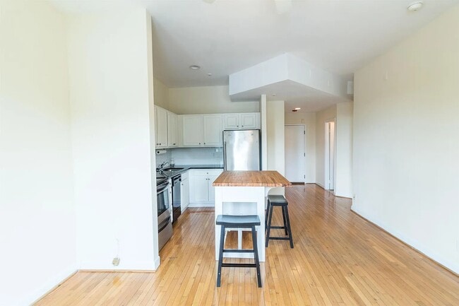 Photo - 1415 Chapin St NW Unit 304