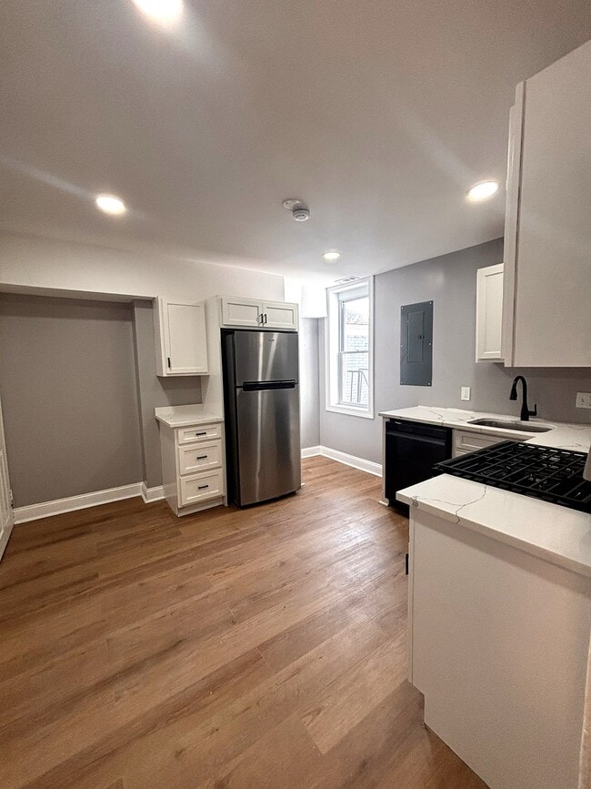 Kitchen - 2026 Druid Hill Ave Unit 2