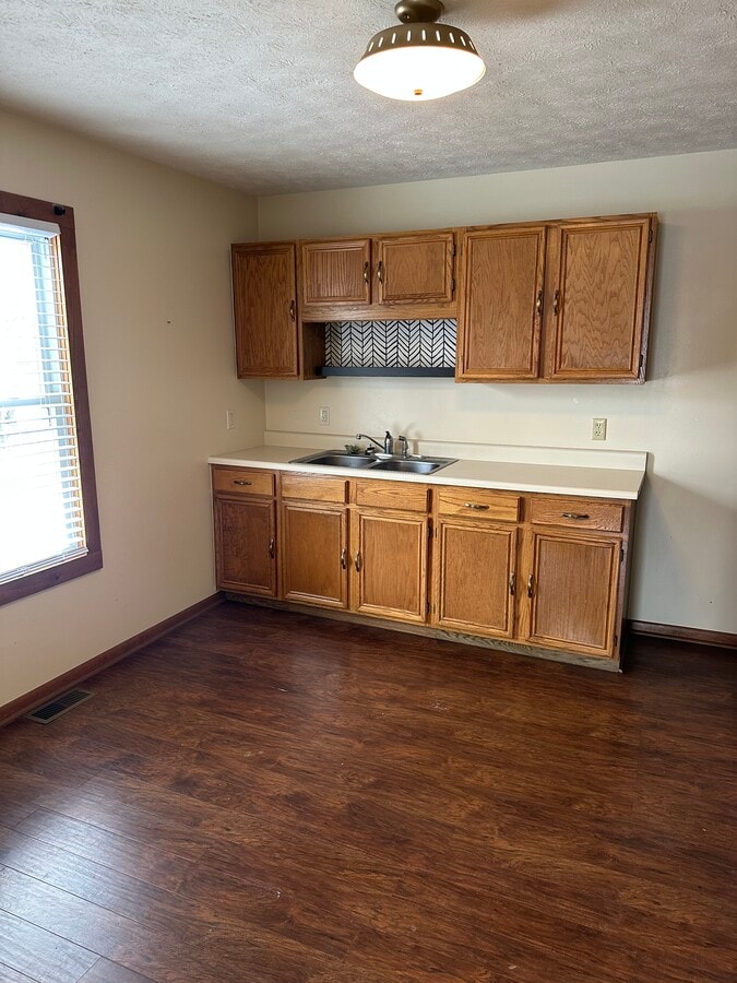 Photo - 921 Walnut St Unit B