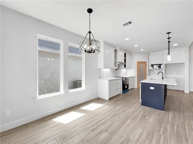 Photo - 6222 Sadie St