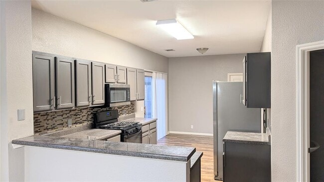 Photo - 5016 Barlow Dr