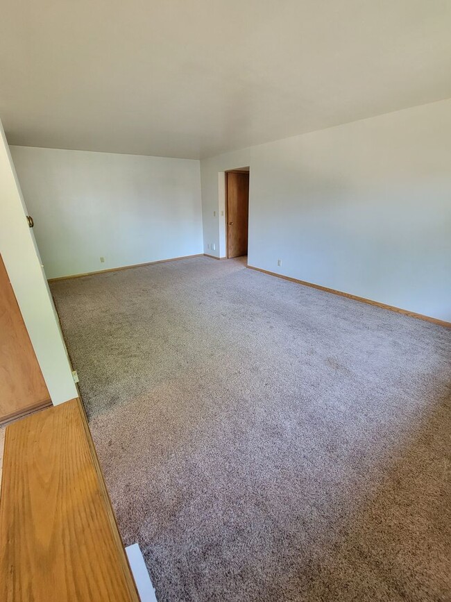 Photo - 319 E Harris St Apartment Unit 6