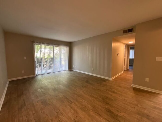 Photo - 415 Orchard Trace Ln